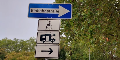 Parkeerplaats voor camper - öffentliche Verkehrsmittel - Affalterbach - Aufenthaltsdauer: 48 Stunden  - Stellplatz Äußerer Burgplatz