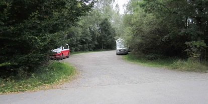 Reisemobilstellplatz - Art des Stellplatz: bei Hallenbad - Lingenau - "Schlauch" linker Teil WOMO-Stellplatz - Stellplatz am Wonnemar Sonthofen