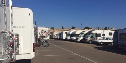 Plaza de aparcamiento para autocaravanas - Costa Rei - Camper Cagliari Park