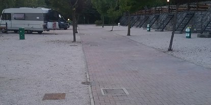 Motorhome parking space - Cadrezzate - Area Camper Super Attrezzata