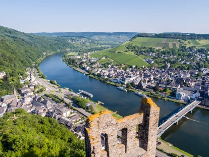 Motorhome parking space - Grauwasserentsorgung - Lösnich - Traben-Trarbach von der Ruine Grevenburg - Wohnmobilstellplatz Traben-Trarbach