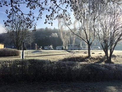 Reisemobilstellplatz - Bad Wünnenberg - Auch im Winter ist es wunderschön am Twistesee. Die Ruhe in der einmaligen Naturlandschaft genießen. - Reisemobilhafen Twistesee