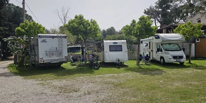 Parkeerplaats voor camper - Therme - Italië - Area Sosta L' Angolo Verde