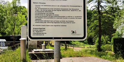 Posto auto camper - Art des Stellplatz: bei Gewässer - Freudenberg (Main-Tauber-Kreis) - Bedingungen, Infos - Parkplatz Hofwiese