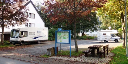 Place de parking pour camping-car - Art des Stellplatz: eigenständiger Stellplatz - Herborn (Lahn-Dill-Kreis) - Bad Laaspher Stellplatz (Quelle: tourismus-badlaasphe.de) - Wohnmobilstellplatz Bad Laasphe 
