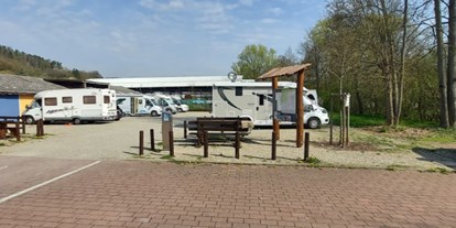Motorhome parking space - öffentliche Verkehrsmittel - Sinsheim - Wohnmobilstellplatz Wasemweg