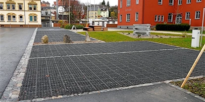 Plaza de aparcamiento para autocaravanas - öffentliche Verkehrsmittel - Falkenberg (Landkreis Tirschenreuth) - Rathausparkplatz - Rathausparkplatz