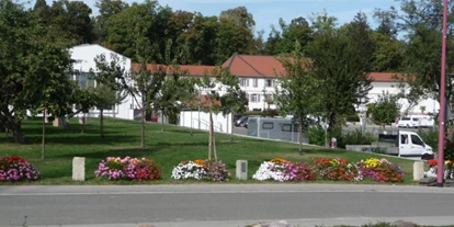 Reisemobilstellplatz - Grünstadt - Stellplatz Kirchheimbolanden - Wohnmobilübernachtungsplatz am Festplatz Herrngarten