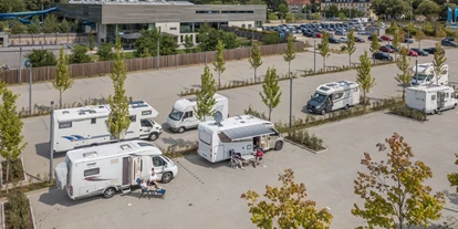 Place de parking pour camping-car - Art des Stellplatz: ausgewiesener Parkplatz - Basse-Saxe - Reisemobilstellplatz Wasserwelt Braunschweig