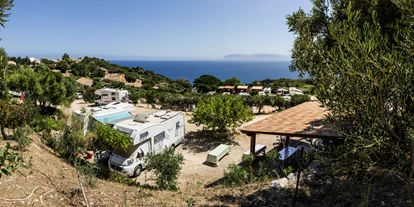Place de parking pour camping-car - Umgebungsschwerpunkt: Therme(n) - Italie - Agricampeggio Scopello