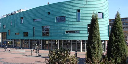 Reisemobilstellplatz - Erkelenz - MEDIO.RHEIN.ERFT - das moderne Veranstaltungshaus - Bergheim-Paffendorf