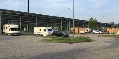 Plaza de aparcamiento para autocaravanas - Italia - Area Attrezzata Fontanellato