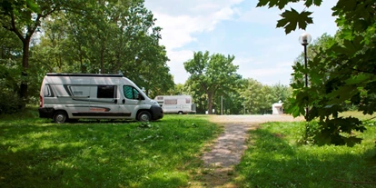 Parkeerplaats voor camper - Umgebungsschwerpunkt: am Land - Töpen - Wohnmobilstellplatz nahe dem Campingplatz Gunzenberg - Wohnmobilstellplatz Gunzenberg