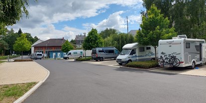 Motorhome parking space - Stromanschluss - Eger (Region Karlsbad) - Wohnmobilstellplatz am Papiermühlweg