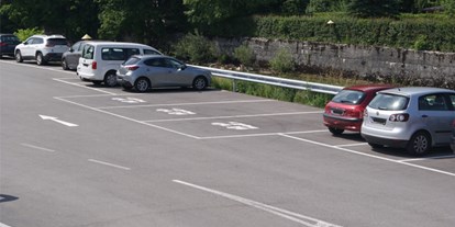 Motorhome parking space - Oberleiten (Straß im Attergau) - Parkplatz Kaiserwinkel