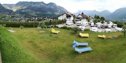 Plaza de aparcamiento para autocaravanas - Umgebungsschwerpunkt: am Land - Trentino-Tirol del Sur - Camper Stellplatz Schneeburghof