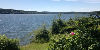 Reisemobilstellplatz - Möhnesee - Sicht vom Wohnmobilstellplatz auf den See! - Wohnmobilstellplatz Delecke Nord