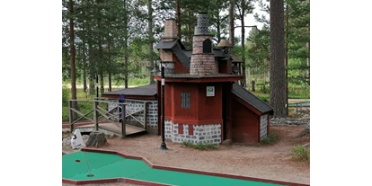 Reisemobilstellplatz - Umgebungsschwerpunkt: am Land - Bjuråker - Abenteuerminigolfplatz für viel Spaß beim Spiel  - Norra Dellen Familjecamping