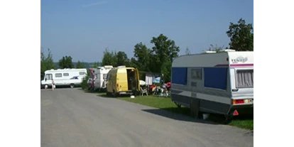 Parkeerplaats voor camper - Stromanschluss - Greding - Quelle: www.rothsee.de - Seezentrum Heuberg am Rothsee