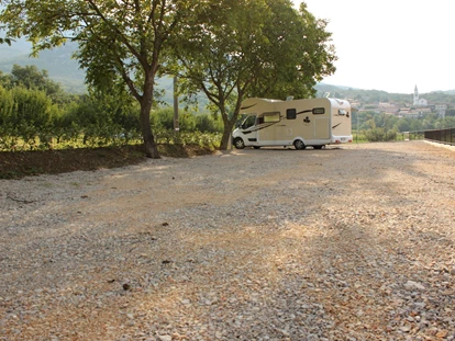 Motorhome parking space - Grauwasserentsorgung - Ajdovščina - Lepa Vida camper stop - first visitors in August 2018 - Lepa Vida camperstop