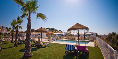 Reisemobilstellplatz - SUP Möglichkeit - Andalusien - Piscina - Camper Park Playas de Luz