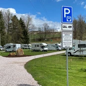 Espacio de estacionamiento para vehículos recreativos - Stellplatz Adršpach
