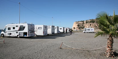 Parkeerplaats voor camper - WLAN: am ganzen Platz vorhanden - Vélez-Málaga - Stellplatz Malaga Beach - La Cala del Moral - Area Malaga Beach