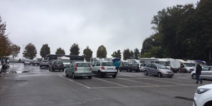 Motorhome parking space - Umgebungsschwerpunkt: Stadt - Italy - Parcheggio Piazza Spreitenbach