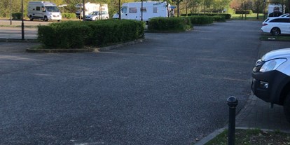Motorhome parking space - Umgebungsschwerpunkt: Stadt - Kleinmachnow - Parkplatz Am Krongut Potsdam