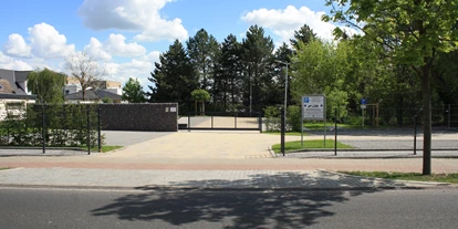 Parkeerplaats voor camper - Stromanschluss - Schkeuditz - Wohnmobilstellplatz "An den Linden" in Brehna
