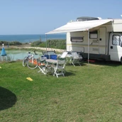 Place de stationnement pour camping-car - fronte mare e prato verde, Pozzallo ha la bandiera blu - Salvamar Camper Sosta