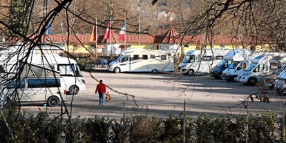 Reisemobilstellplatz - Art des Stellplatz: bei Freibad - Wohnmobil Stellplatz Lörrach - Wohnmobil-Stellplatz Lörrach-Basel