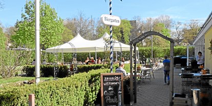 Reisemobilstellplatz - Radweg - Restaurant im Grütt, direkt beim Stellplatz. Deutsche Küche. - Wohnmobil-Stellplatz Lörrach-Basel