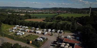 Motorhome parking space - Duschen - Kupferzell - Der Wohnmobilpark HEICamp in Richtung Süden - Wohnmobilpark HEICamp
