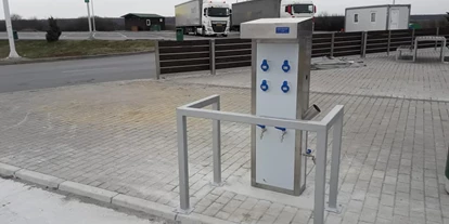 Posto auto camper - Serbia - Dock Stop Ver- und Entsorgungsstation - MOL Batrovci Tankstelle/Stellplatz