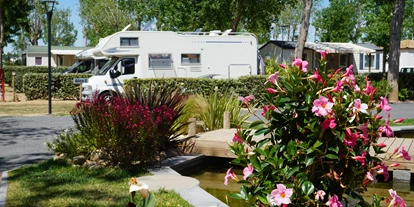 Motorhome parking space - Frischwasserversorgung - Sérignan - Domaine Sainte Cecile