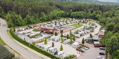 Motorhome parking space - Stromanschluss - Luftbild Campingplatz Montiggl - Stellplatz Eppan Camping Montiggl