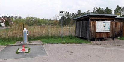 Parkeerplaats voor camper - Art des Stellplatz: eigenständiger Stellplatz - Abenberg - Ver- und Entsorgung - Wohnmobilstellplatz am Freibad Feuchtasia