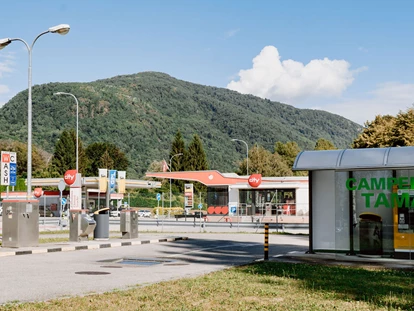 Posto auto camper - Spielplatz - Cannobio - Grauwasserentsorgung  - Camper Area Tamaro