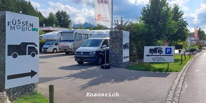 Motorhome parking space - Hunde erlaubt: Hunde erlaubt - Wald (Landkreis Ostallgäu) - Wohnmobilplatz Sportstudio Füssen