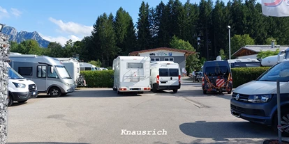 Place de parking pour camping-car - Wohnwagen erlaubt - Ehrwald - Wohnmobilplatz Sportstudio Füssen