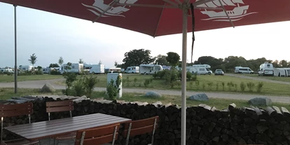 Reisemobilstellplatz - Art des Stellplatz: im Campingplatz - Cammin (Mecklenburgische Seenplatte) - Ausblick von der Terrasse - Seeweide Naturcamping Penzlin