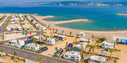 Reisemobilstellplatz - Wohnwagen erlaubt - Ičići - Campingplatz Omišalj ***** von Adriacamps