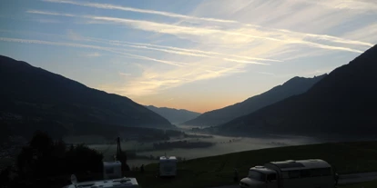 Posto auto camper - Umgebungsschwerpunkt: Berg - Austria - einzigartige Morgenstimmungen lassen sich hier erleben. - Panoramastellplatz Friedburg