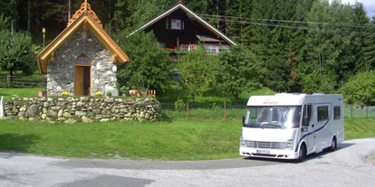Place de parking pour camping-car - Entsorgung Toilettenkassette - L'Autriche - Die Christophoruskapelle - Panoramastellplatz Friedburg