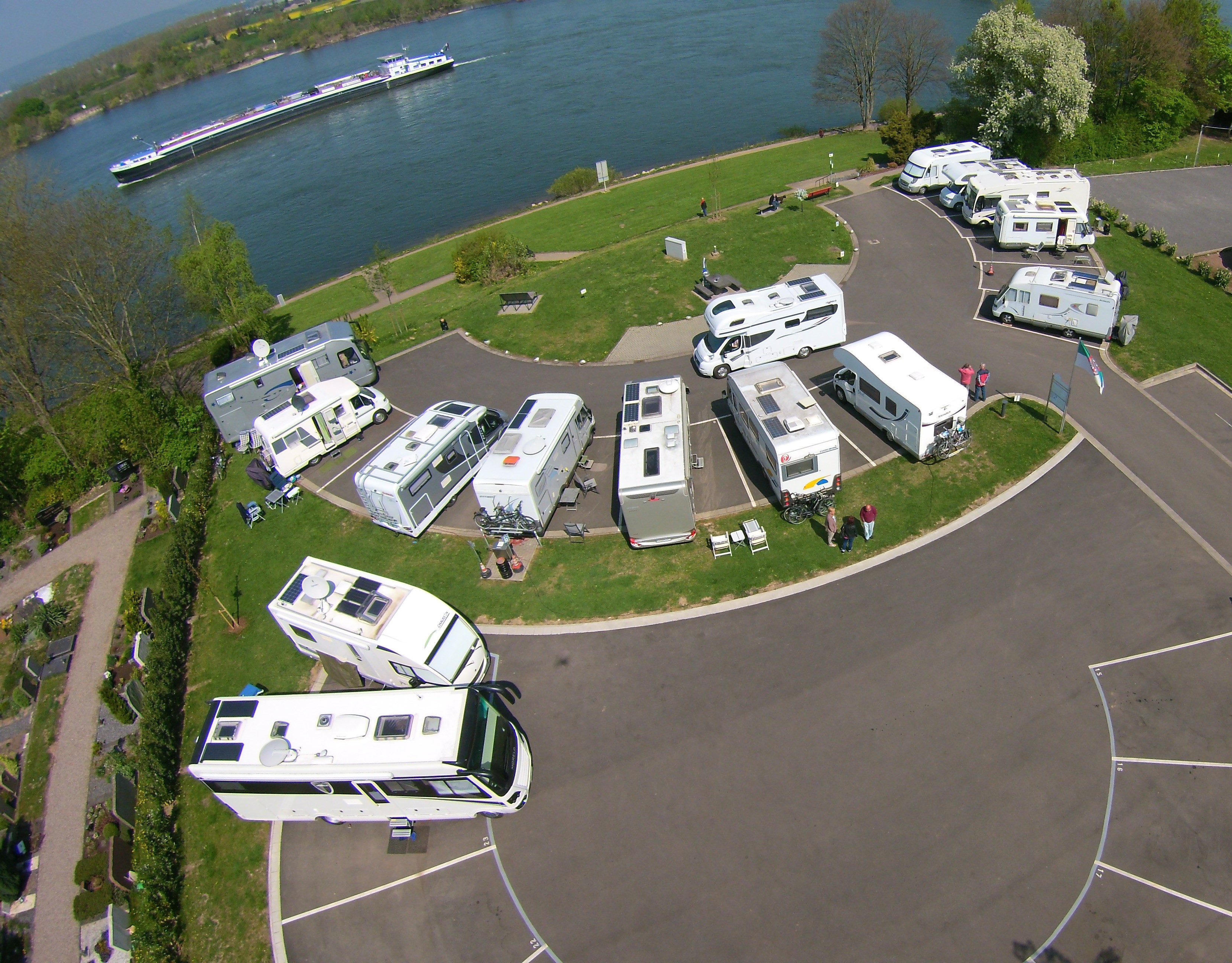 Wohnmobilstellplatz - Wohnmobilhafen am Rhein