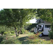 Espacio de estacionamiento para vehículos recreativos - AgriCamping Le Nosare