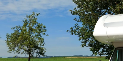 Reisemobilstellplatz - Umgebungsschwerpunkt: am Land - Pfaffing (Landkreis Rosenheim) - Bauernhof Stöllner