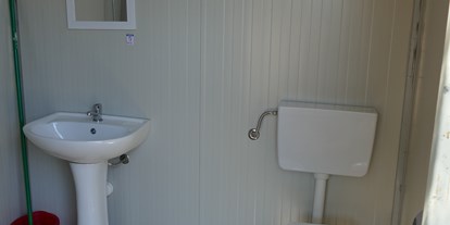 Motorhome parking space - Duschen - Italy - Toiletten mit heisser Dusche - Agricamping - Agriturismo Petra di Cossu