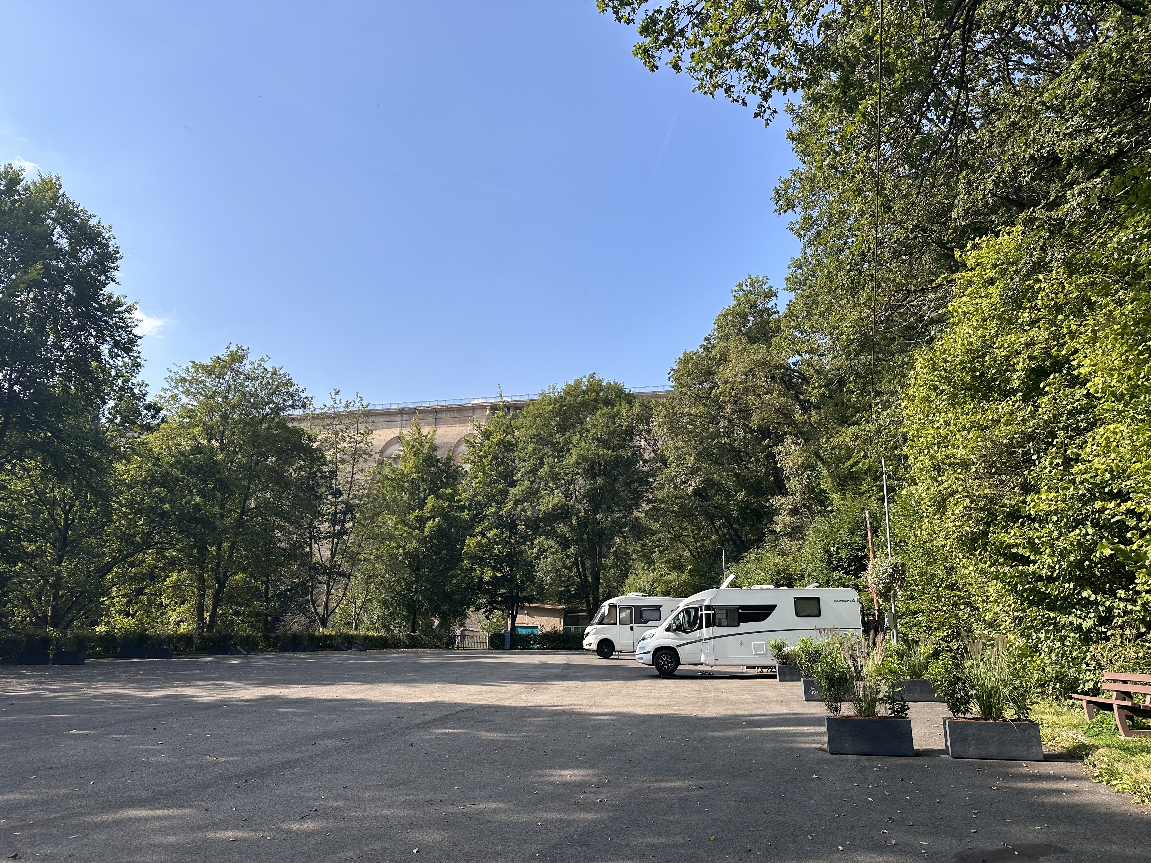 área de autocaravanas - Wohnmobilstellplatz an der Oleftalsperre